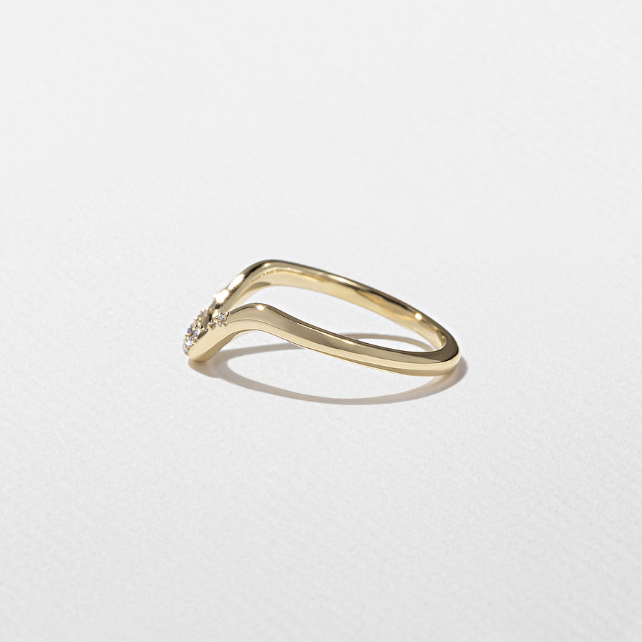 0.10 TCW Round Shape Unique Curved Wedding Band