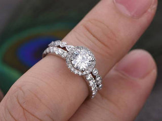 1.0 CT Round Cut Halo Moissanite Bridal Ring Set - Barbara Maison 