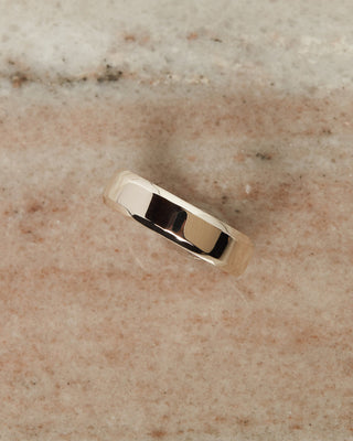 Polished Classic Wedding Band For Men - Barbara Maison 