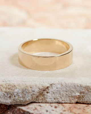 Polished Classic Wedding Band For Men - Barbara Maison 