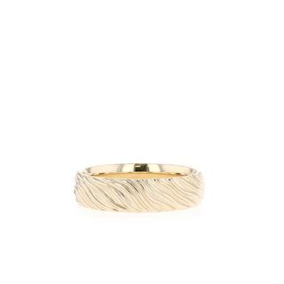 Yellow Gold Men's Wedding Band with wave like texture - Barbara Maison 