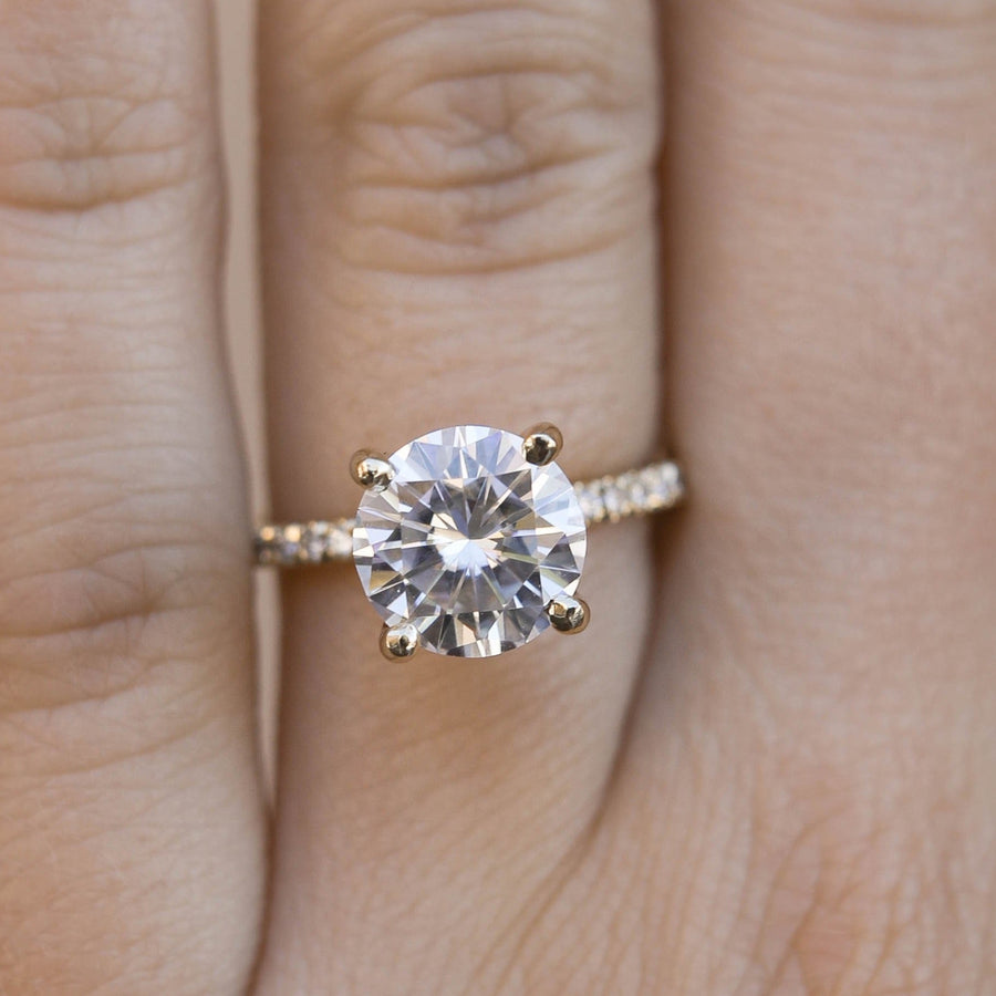 1.0 CT-2.75 CT Round Cut Solitaire Moissanite Engagement Ring - Barbara Maison 