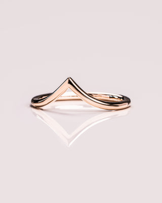 V-Shaped Classic Curved Wedding Band - Barbara Maison 