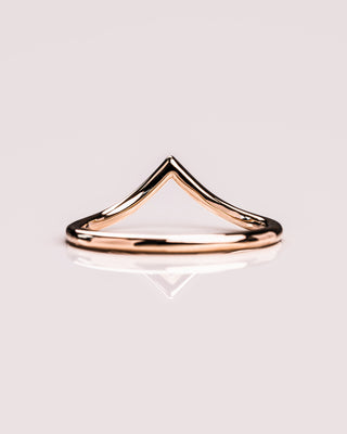 V-Shaped Classic Curved Wedding Band - Barbara Maison 