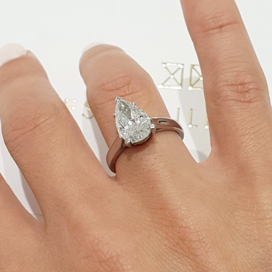 2.0 CT Round Solitaire CVD E/VS2 Diamond Engagement Ring - Barbara Maison 