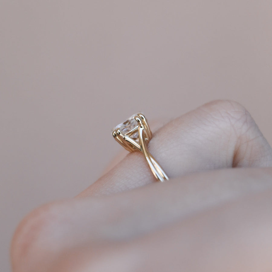 0.84 CT-1.91 CT Oval Cut Solitaire Moissanite Engagement Ring - Barbara Maison 