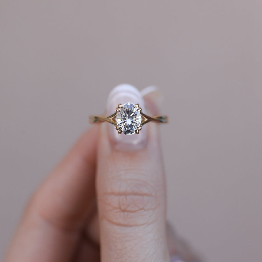 0.84 CT-1.91 CT Oval Cut Solitaire Moissanite Engagement Ring - Barbara Maison 