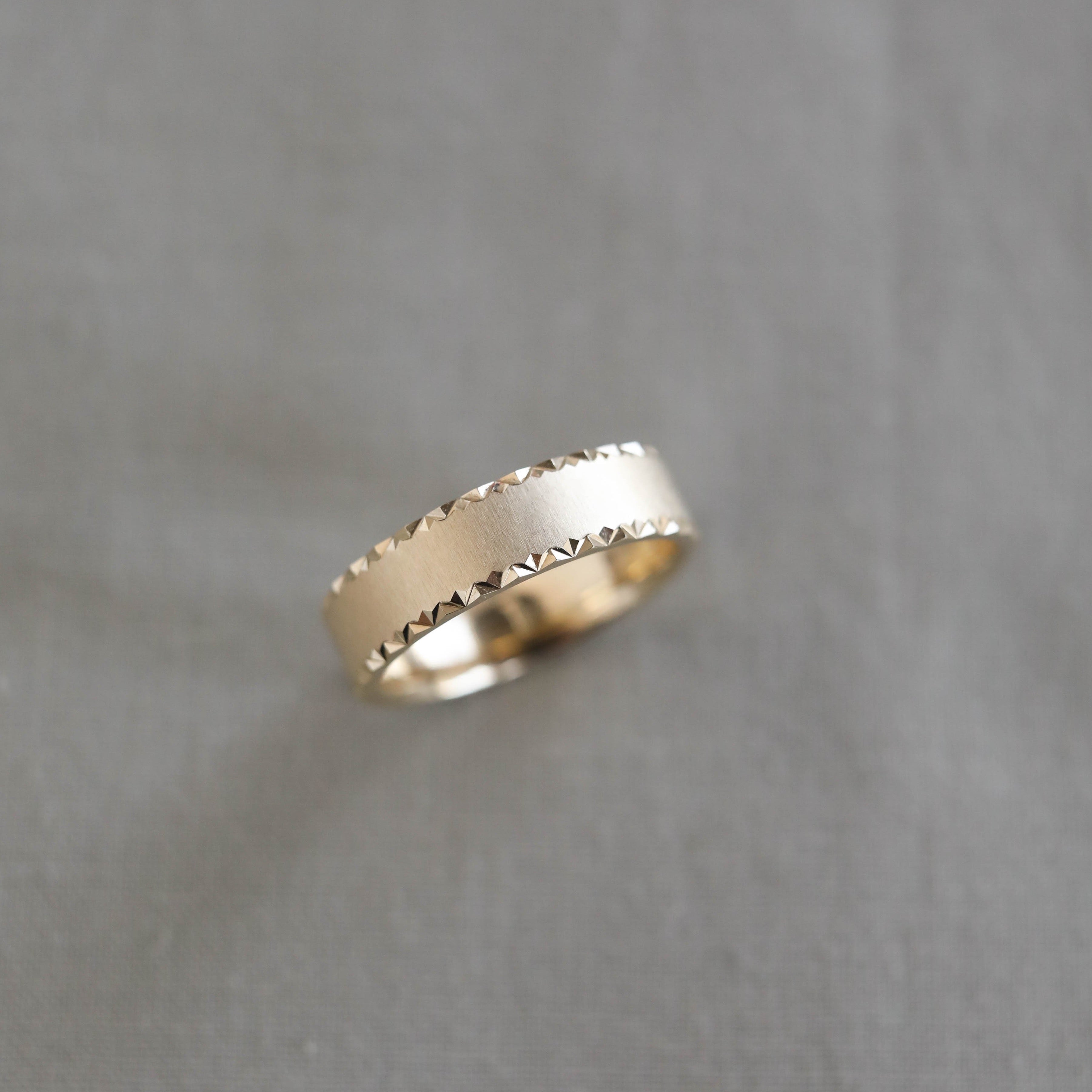 Satin-Finish Classic Yellow Gold Men's Band - Barbara Maison 