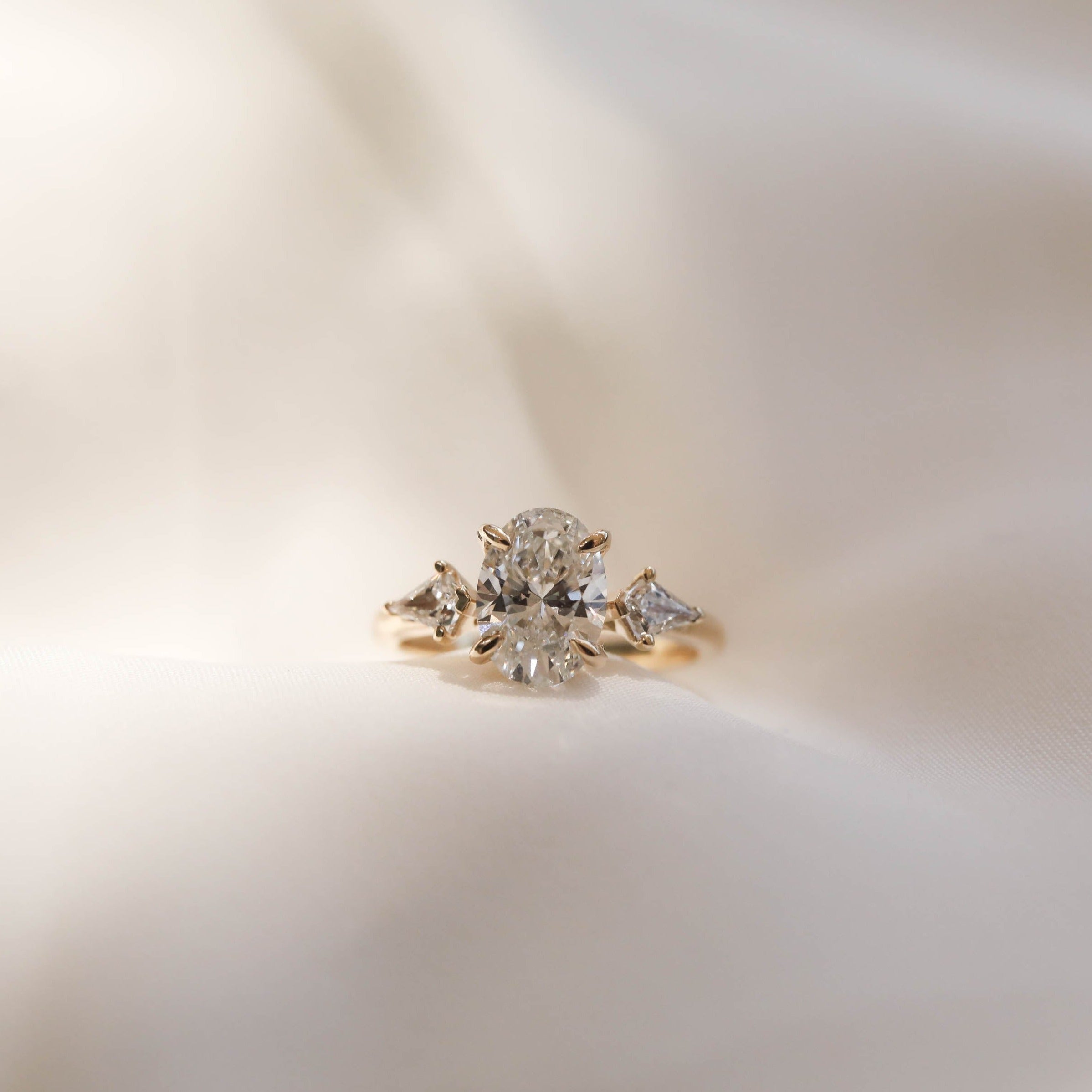 0.84-2.72 CT Oval Cut 3 Stones Moissanite Engagement Ring - Barbara Maison 