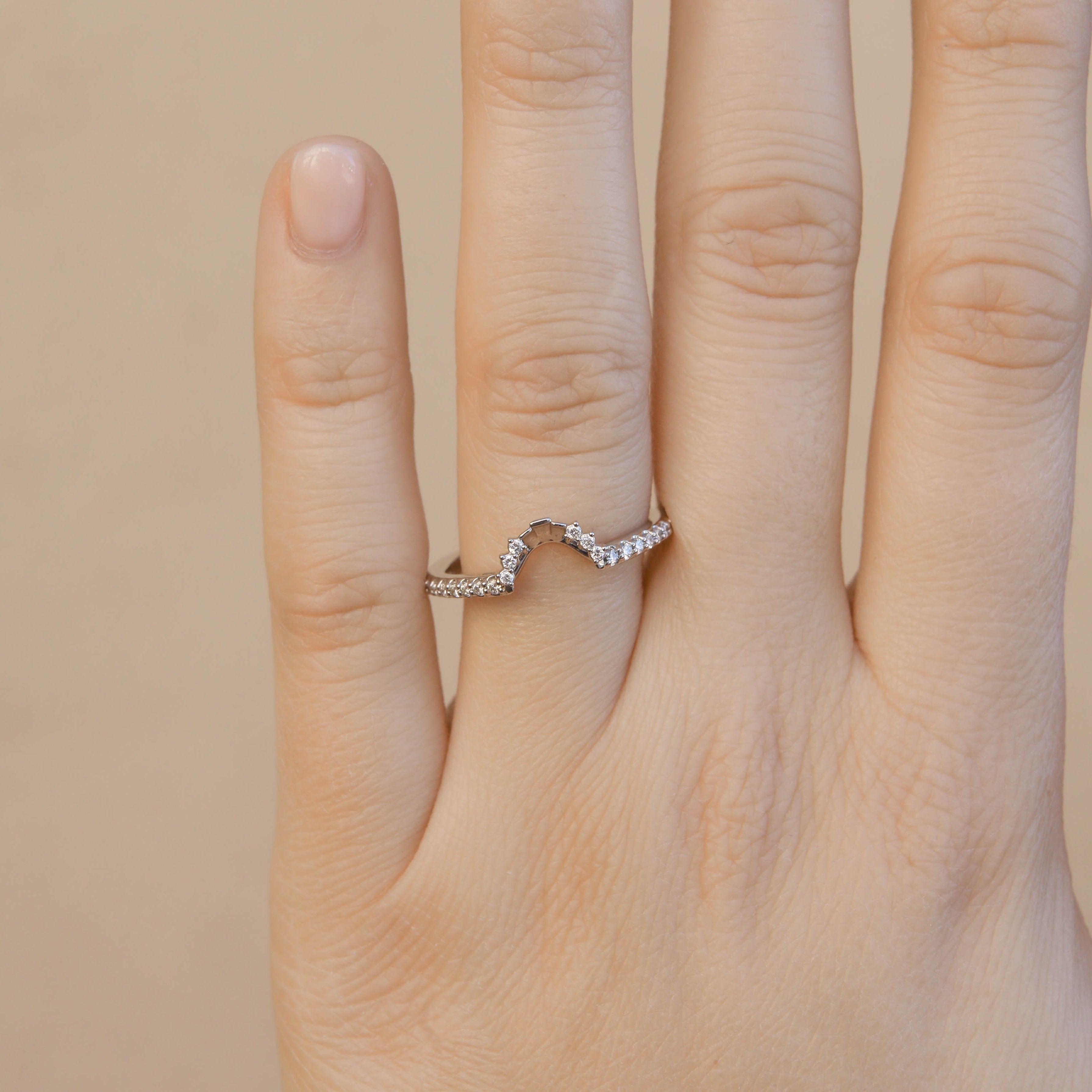 0.25 CT Round Cut Swirl Moissanite Wedding Band - Barbara Maison 