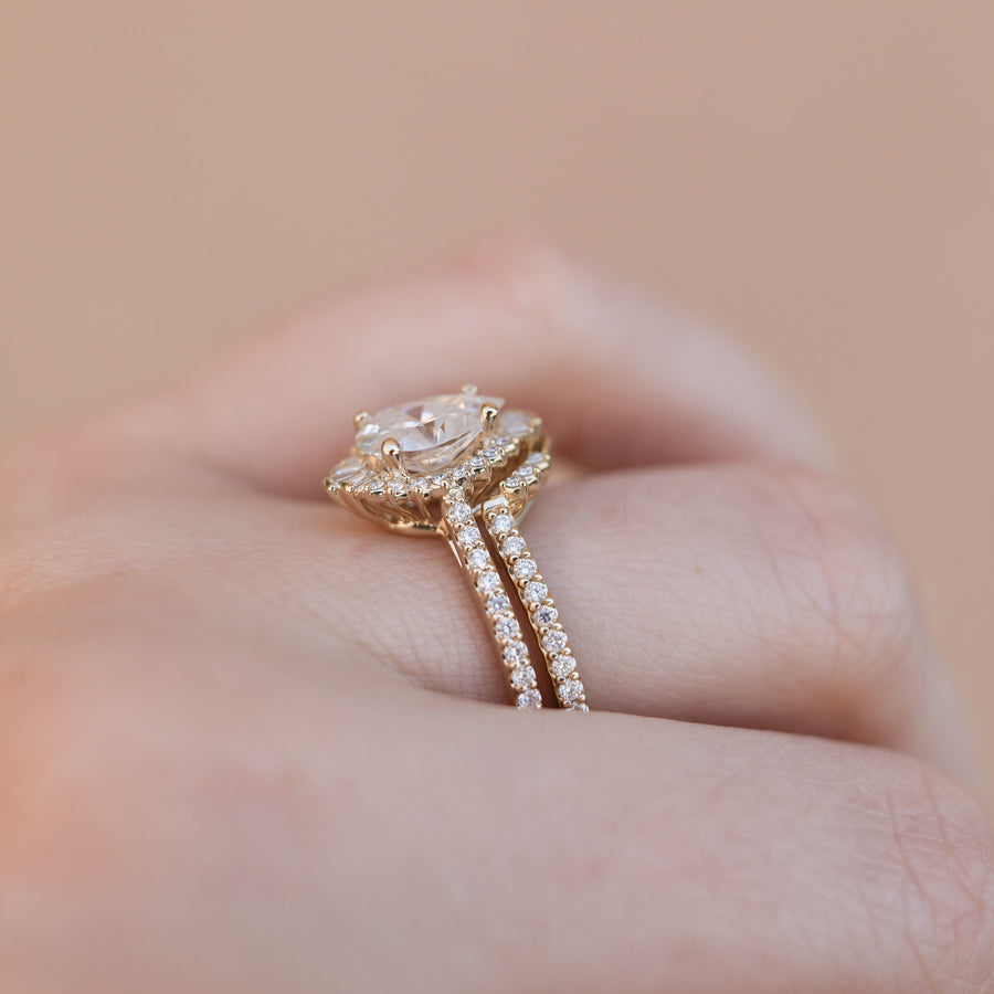 0.69-1.33 CT Pear Cut Halo & Pave Moissanite Bridal Ring Set - Barbara Maison 