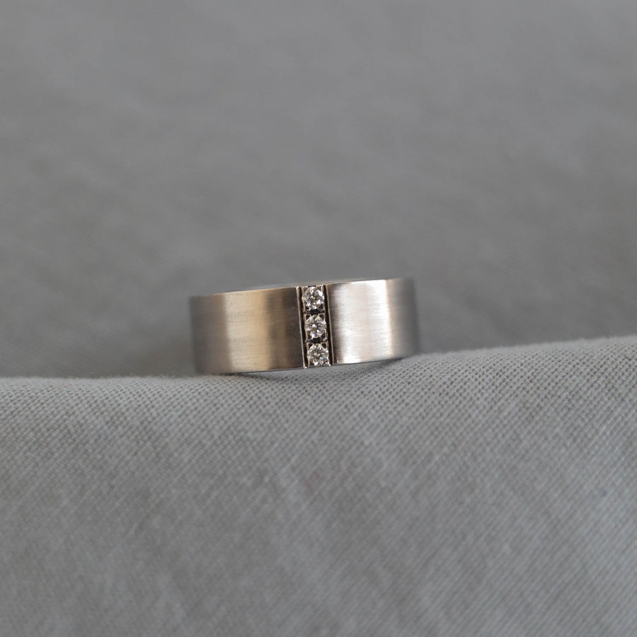 Satin-Finish Stone Setting White Gold Men's Band - Barbara Maison 