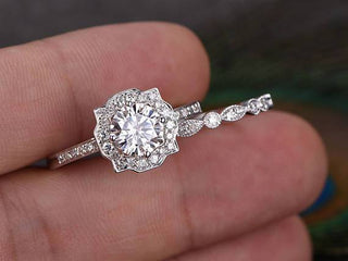 0.75 CT Round Vintage Style Moissanite Bridal Ring Set - Barbara Maison 