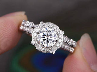 0.75 CT Round Vintage Style Moissanite Bridal Ring Set - Barbara Maison 