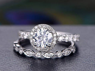 1.0 CT Round Cut Halo Moissanite Bridal Ring Set - Barbara Maison 