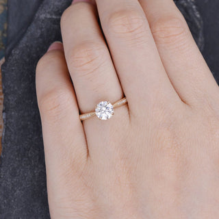 1.0 CT Round Cut Solitaire Moissanite Engagement Ring - Barbara Maison 