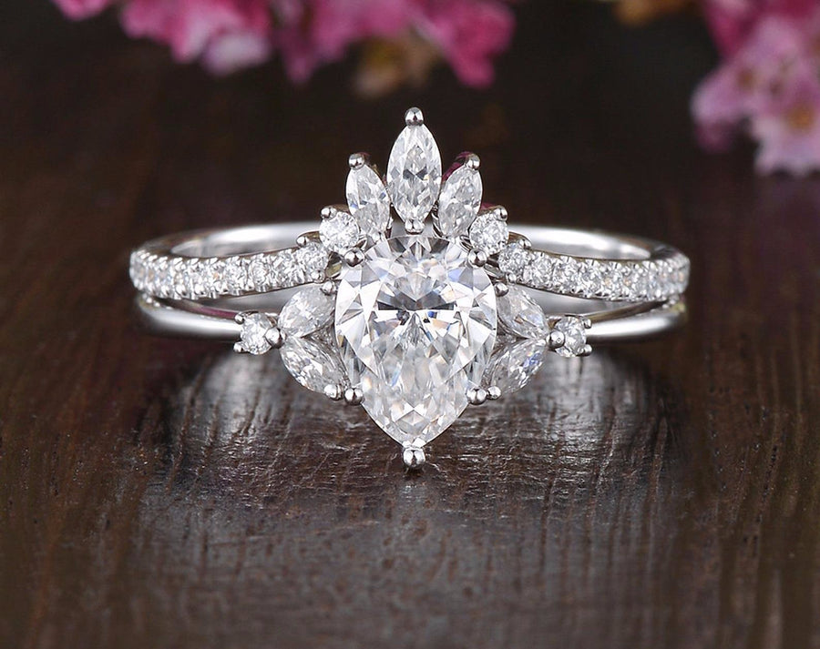 0.75 CT Pear Cluster Moissanite Bridal Ring Set - Barbara Maison 